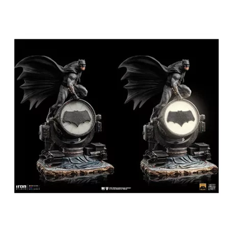 Batman on Batsignal (Deluxe) - Zack Snyder's Justice League - Art Scale 1/10-DCCJLE71522-10